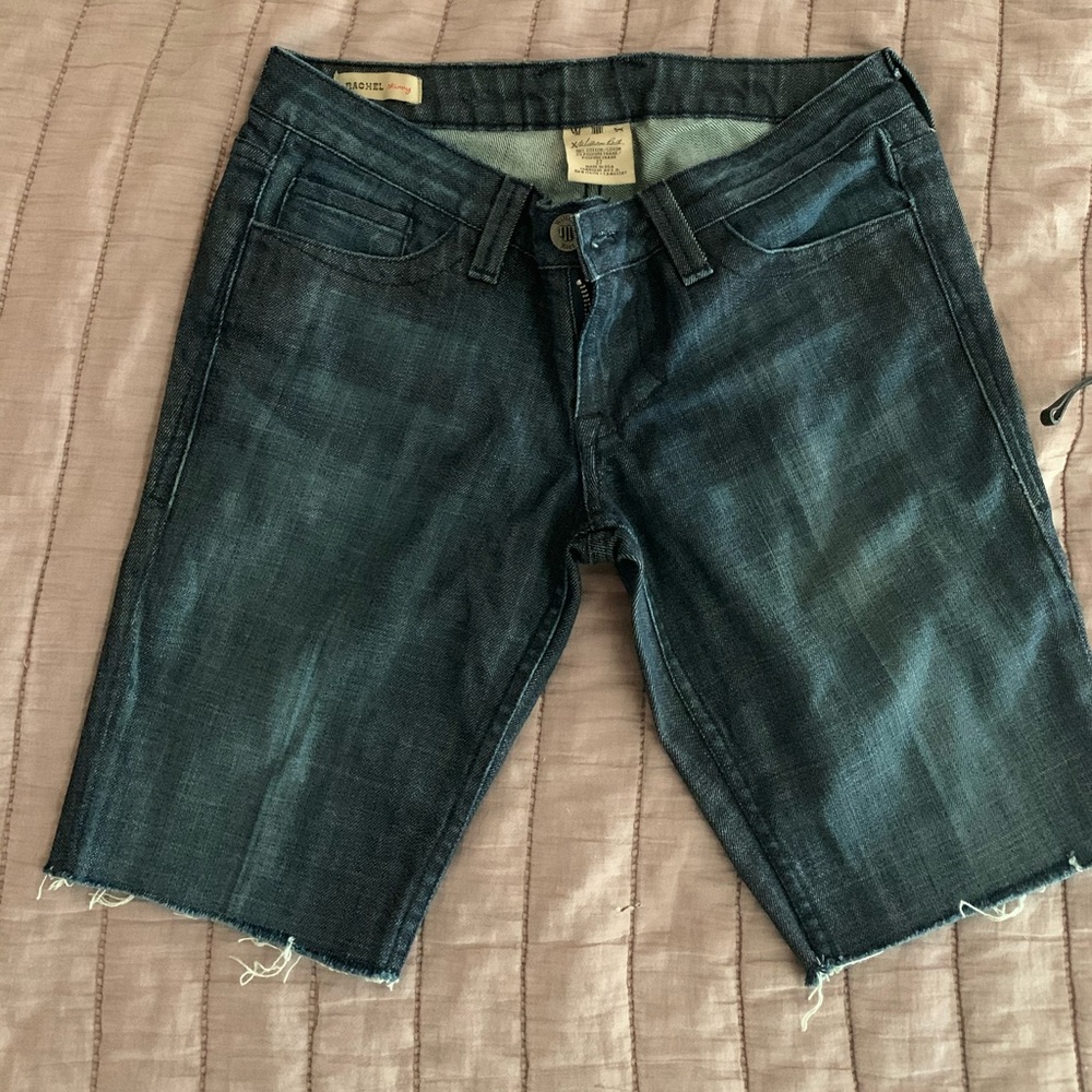 🔴  4 for $20  ~ William Rast cut off shorts